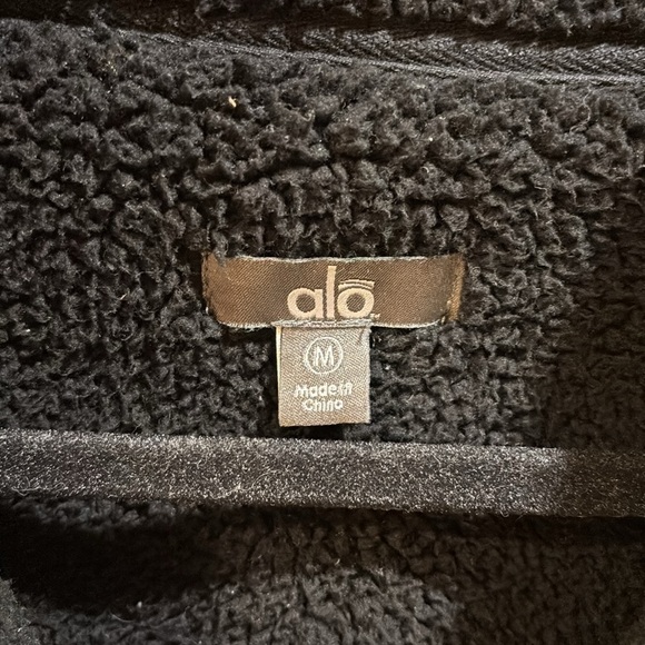ALO SWEATSHIRT/JACKET SHERPA LINED WITH HOOD AND FRONT POCKETS SIZE MEDIUM - Picture 2 of 10